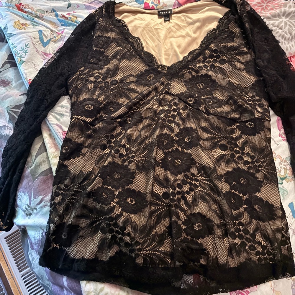 Torrid long sleeve lace top 1X